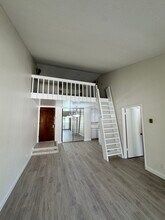 3565 Linden Ave, Unit 328 in Long Beach, CA - Foto de edificio - Building Photo