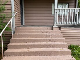 410 E Day St in Denison, TX - Building Photo