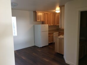 909 W 4th Ave, Unit #104 in Eugene, OR - Building Photo - Building Photo