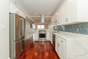 43 W Eagle St, Unit #3 in Boston, MA - Building Photo