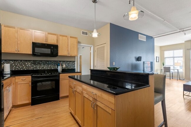 property at 711 W 26th St