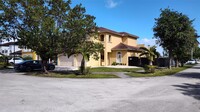 6743 SW 163rd Pl in Miami, FL - Foto de edificio - Building Photo