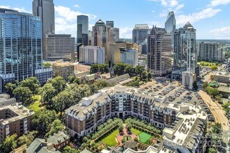 300 W 5th St in Charlotte, NC - Building Photo - Building Photo