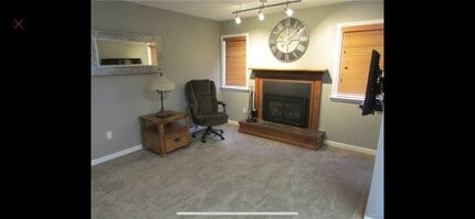 372 Summerhaven Dr N in East Syracuse, NY - Building Photo - Building Photo