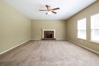 220 Crescent Woode Dr in Dallas, GA - Building Photo - Building Photo
