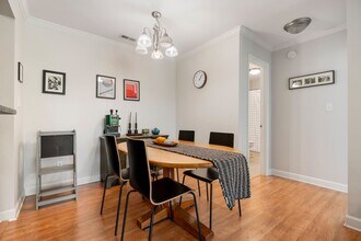 1006 Kingswood Dr in Chapel Hill, NC - Building Photo - Building Photo