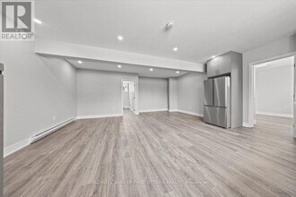 20 Inverkip Ave in Ottawa, ON - Building Photo - Building Photo