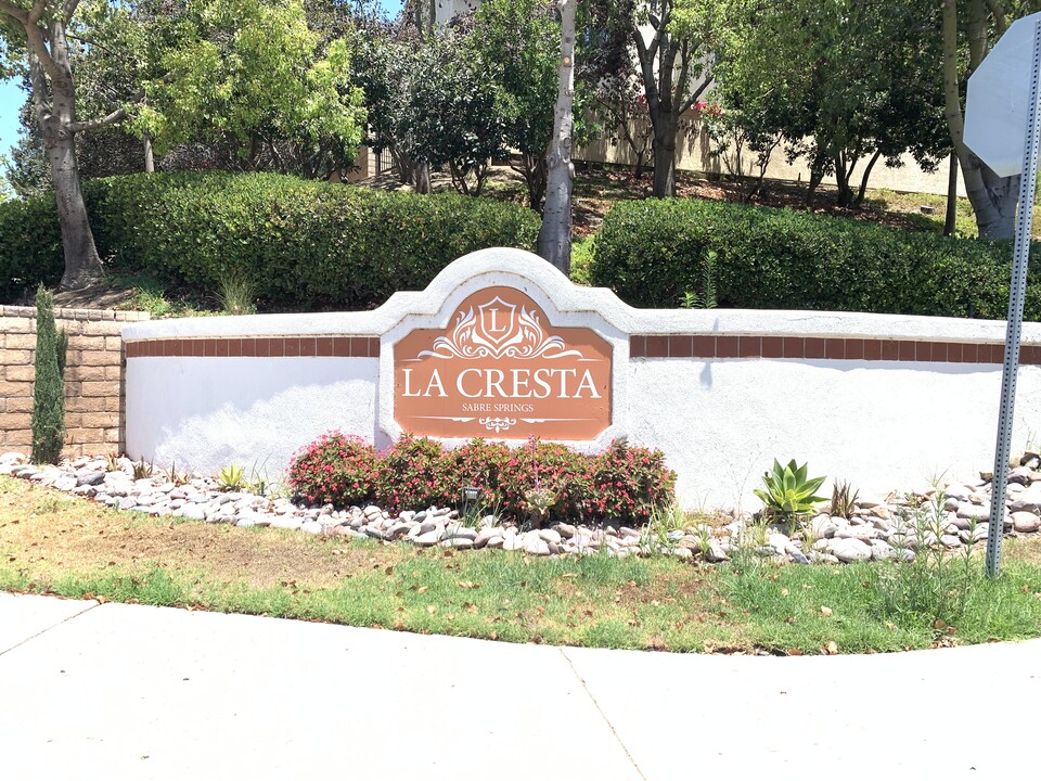 10924 Creekbridge Plz in San Diego, CA - Foto de edificio