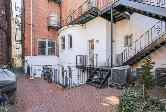 1730 New Hampshire Ave NW in Washington, DC - Building Photo - Building Photo