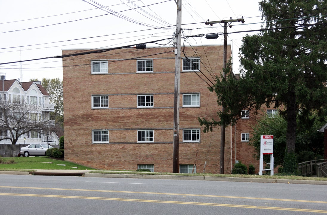 Tuckahoe Apartments II in Arlington, VA - Building Photo