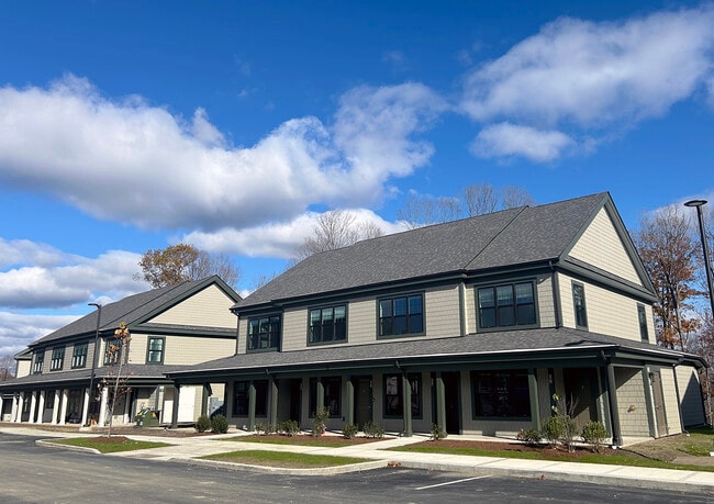 Forge in Lenox, MA - Foto de edificio - Building Photo