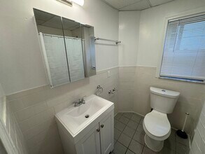 35 Cameron Ave, Unit 2 in Somerville, MA - Building Photo - Building Photo