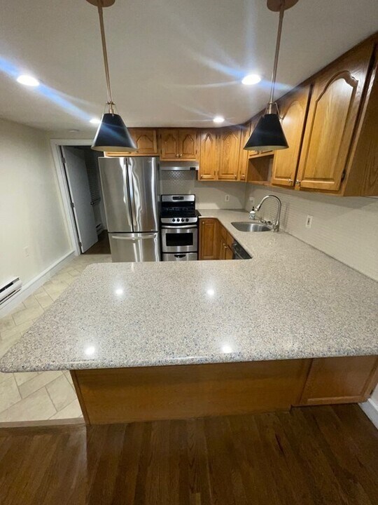 842 South St, Unit 1 in Boston, MA - Building Photo