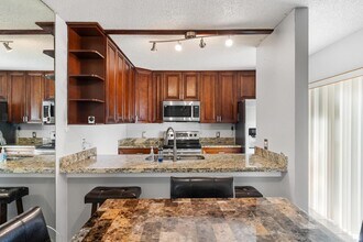 2410 24th Way in West Palm Beach, FL - Building Photo - Building Photo