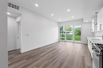 4004 Banister Ln in Austin, TX - Foto de edificio - Building Photo