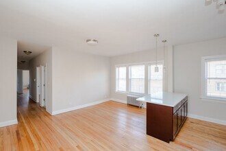 3133 W Lawrence Ave in Chicago, IL - Building Photo - Building Photo