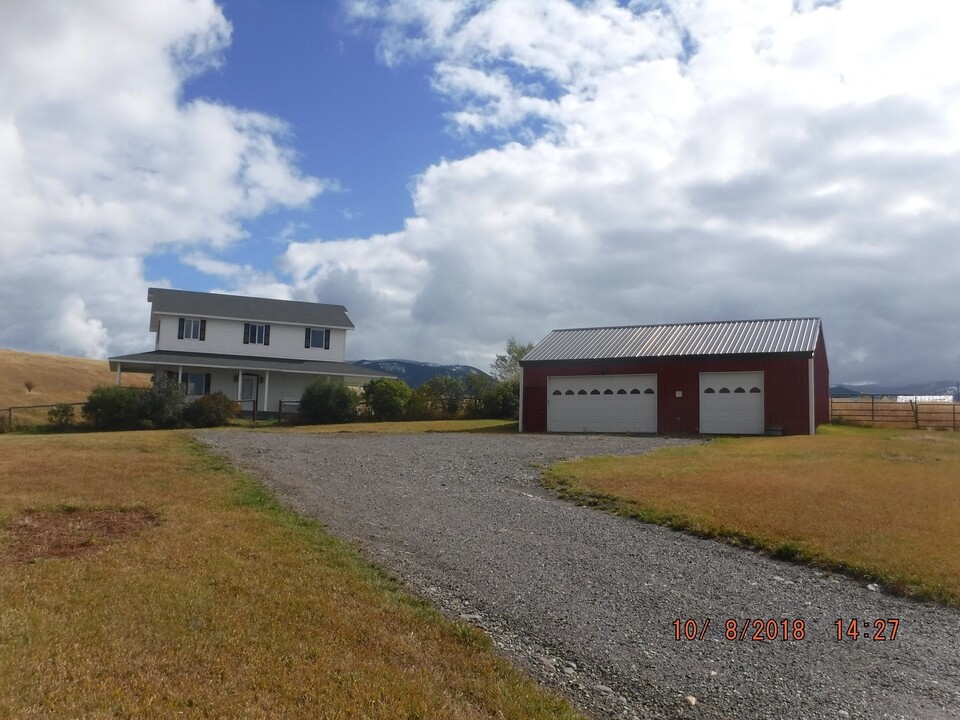 13000 Portnell Rd in Bozeman, MT - Building Photo