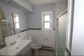 48 W 55th St in Bayonne, NJ - Building Photo - Building Photo