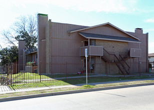 Mira Monte Apartments in Fort Worth, TX - Building Photo - Building Photo