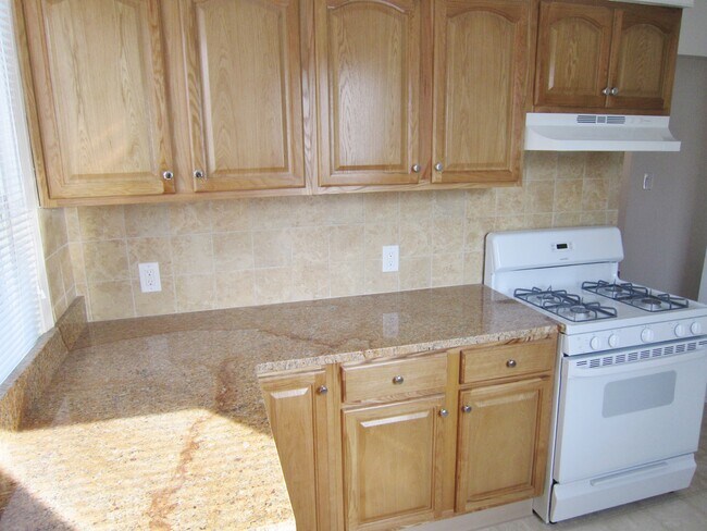 54 Prospect Ave, Unit 2 in Westwood, NJ - Building Photo - Building Photo