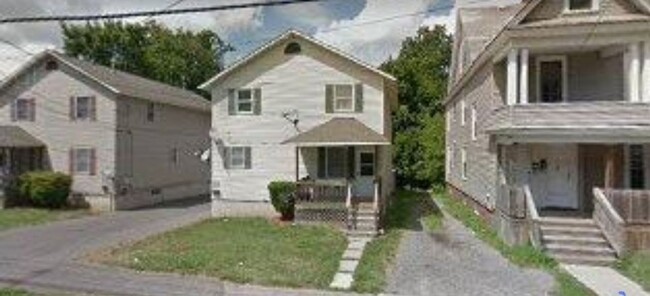 property at 1522 Bellevue Ave