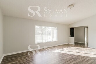 5145 Roble Ave in Spring Hill, FL - Building Photo - Building Photo