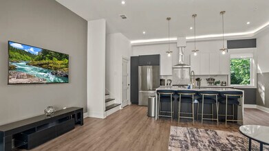 1733 N Fitzhugh Ave in Dallas, TX - Building Photo - Building Photo