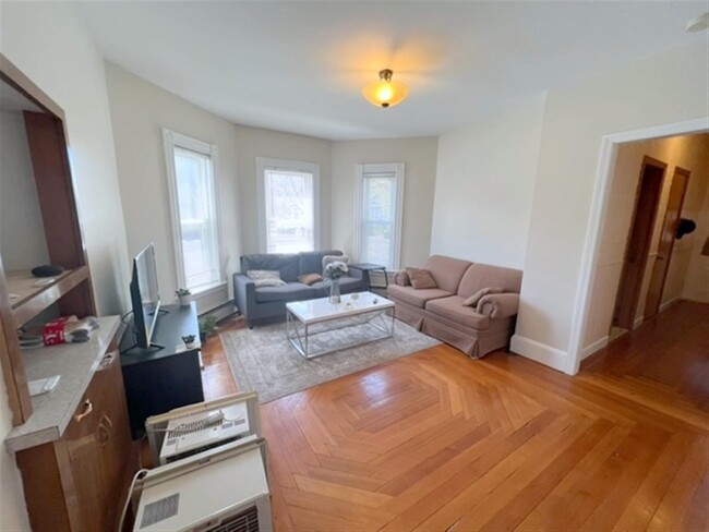 17 Cutter Ave, Unit 1