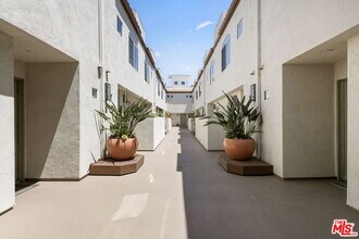 716 Maltman Ave in Los Angeles, CA - Building Photo - Building Photo