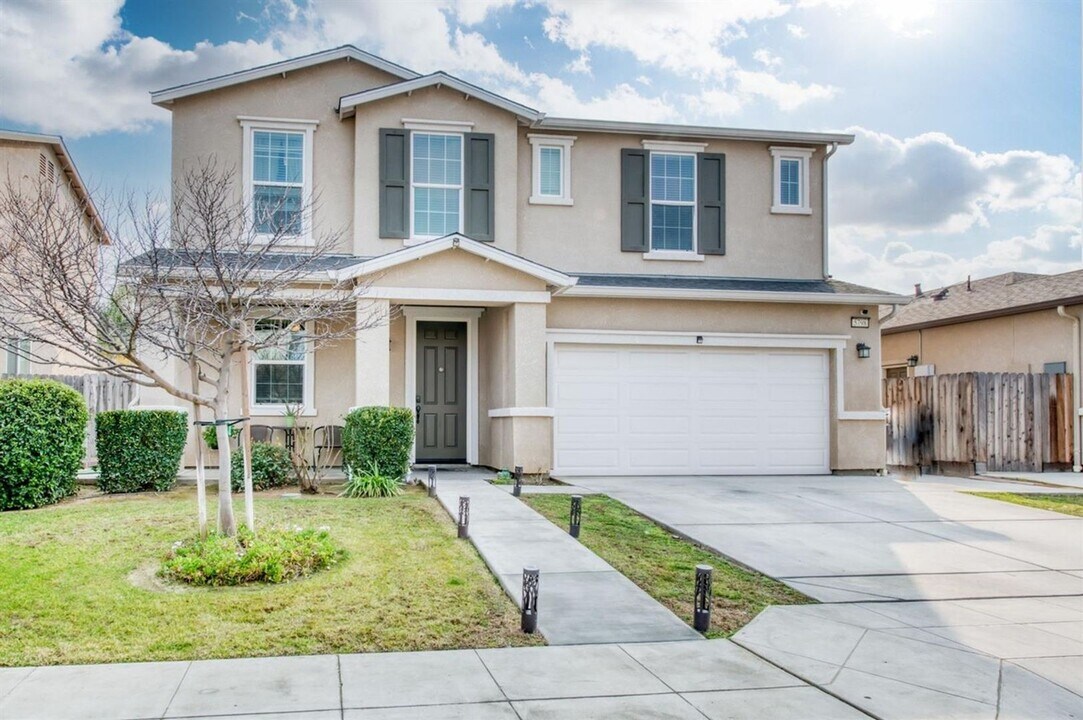 5798 E Beck Ave in Fresno, CA - Building Photo