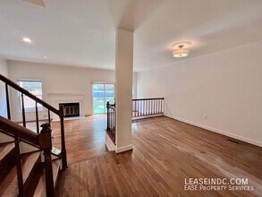 1445 Hampton Hill Cir in McLean, VA - Building Photo - Building Photo