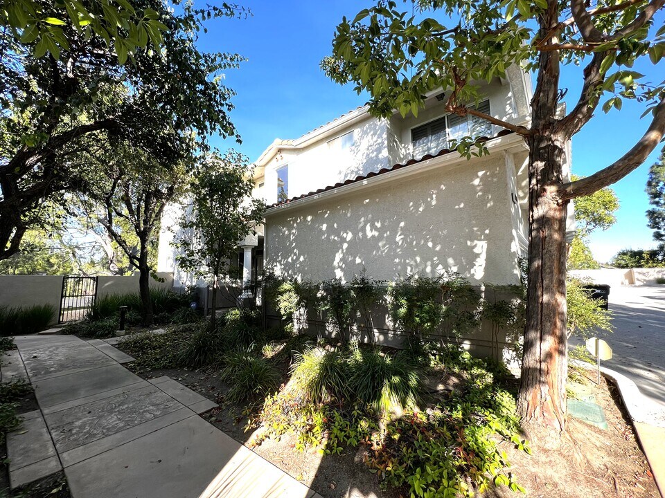 11871 Barletta Pl in Moorpark, CA - Building Photo