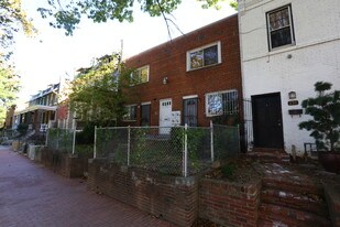 236 14th St SE in Washington, DC - Building Photo