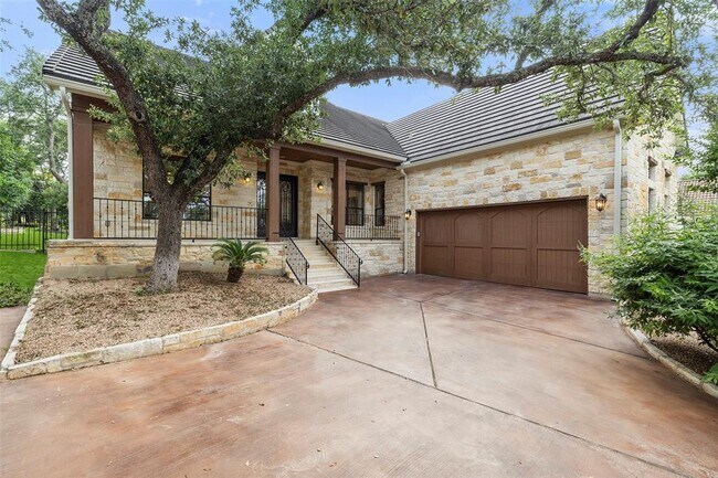 41 Tiburon Dr in The Hills, TX - Building Photo - Building Photo