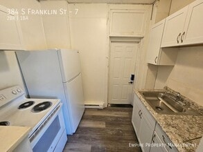 384 S Franklin St in Wilkes-Barre, PA - Foto de edificio - Building Photo