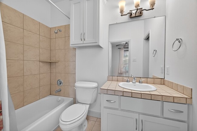 property at 5018 Lillian St