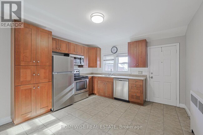 61 Aberdeen St in Oshawa, ON - Building Photo - Building Photo