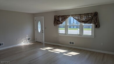 69 Clinton Rd in Fairfield, NJ - Building Photo - Building Photo