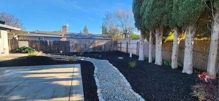 6775 Frates Way in Sacramento, CA - Building Photo - Building Photo