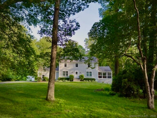 161 Woods End Rd in Fairfield, CT - Building Photo - Building Photo