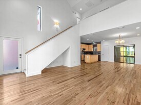 4421 Eigel St in Houston, TX - Building Photo