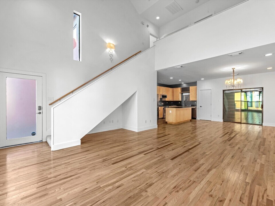 4421 Eigel St in Houston, TX - Building Photo