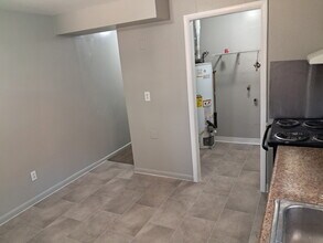 1011 Emporia St, Unit 1011 in Aurora, CO - Foto de edificio - Building Photo