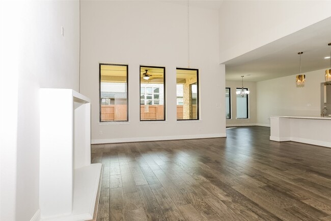 30627 S Creek Way in Fulshear, TX - Foto de edificio - Building Photo