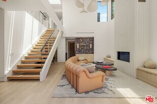 738 Palms Blvd in Los Angeles, CA - Building Photo