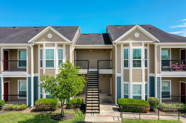 Eaglebrook Apartments in Mont Belvieu, TX - Building Photo - Building Photo