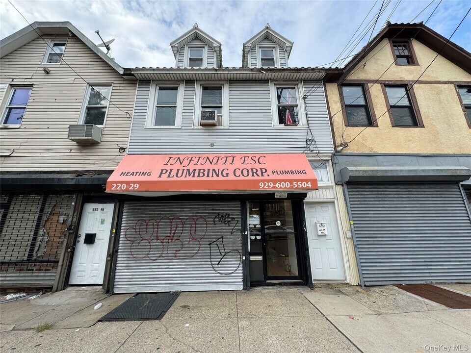 220-29 Hempstead Ave in Queens, NY - Foto de edificio