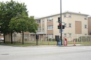 5005 W Diversey Ave in Chicago, IL - Building Photo