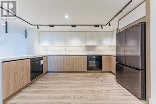 3131 Bridletowne Cir in Toronto, ON - Building Photo