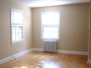 8401 Greenwood Ave in Silver Spring, MD - Foto de edificio - Building Photo